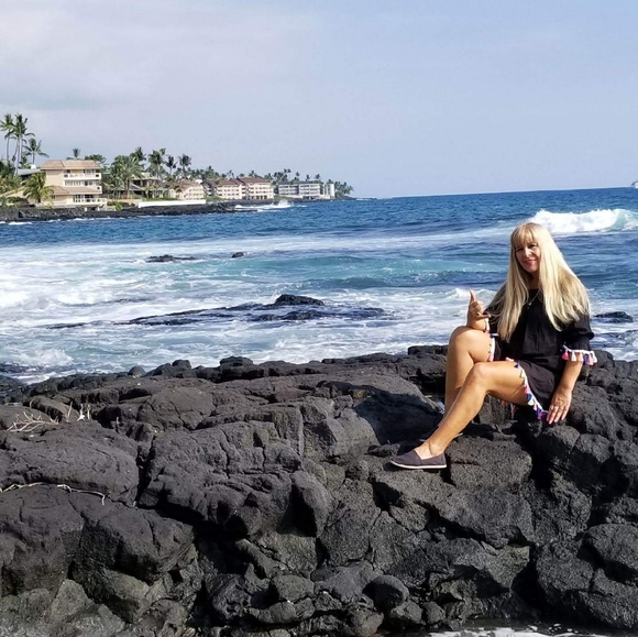 Meet your Posher, Suzy🌺 - Picture 7 of 12